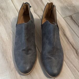 Women’s Gray booties